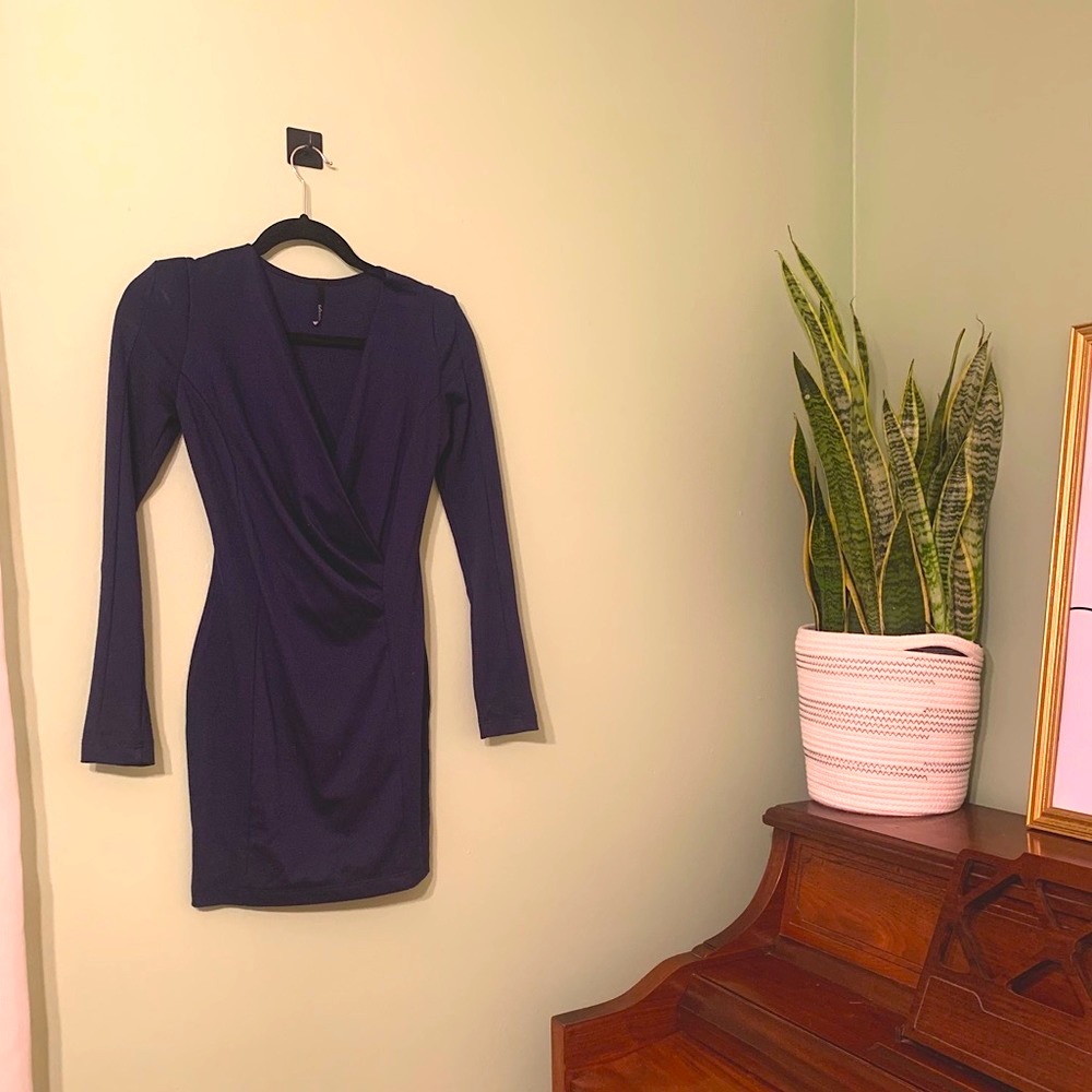 LULU’S Long sleeve v neck dress
